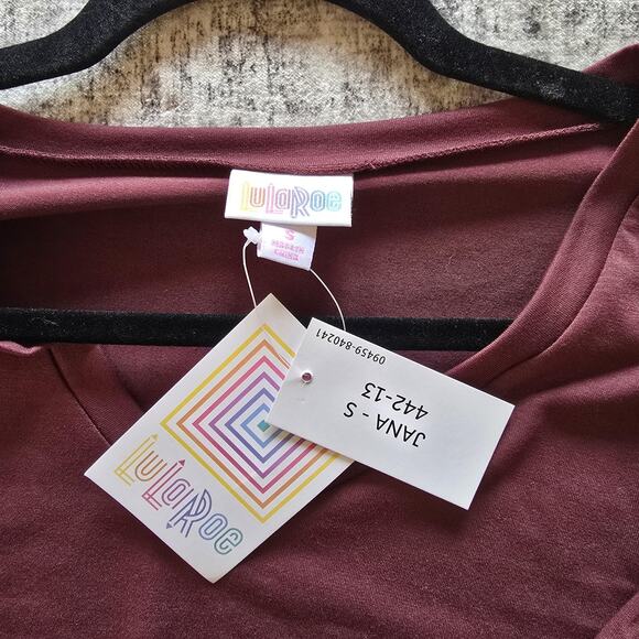 Lularoe Shirt Womens Small Burgundy Jana Short Sleeve V Neck Tunic Stretch NEW - Picture 3 of 9
